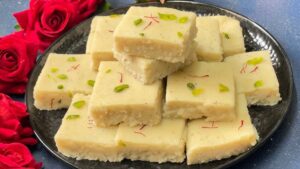 Makhana Burfi Recipe In Hindi. घर पर बनाएं स्वादिष्ट मखाना